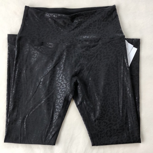 Beyond Yoga Shiny Leopard